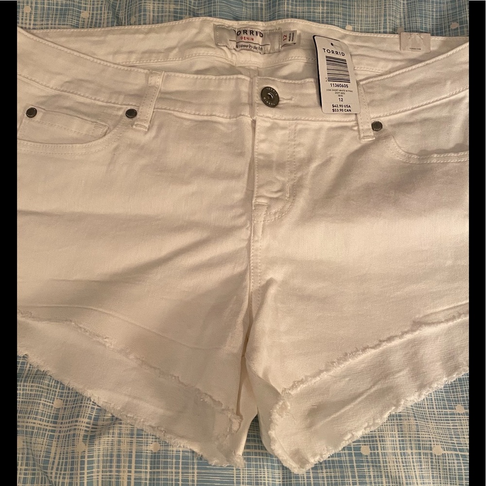 Torrid 3.5” short short with fray - size 12